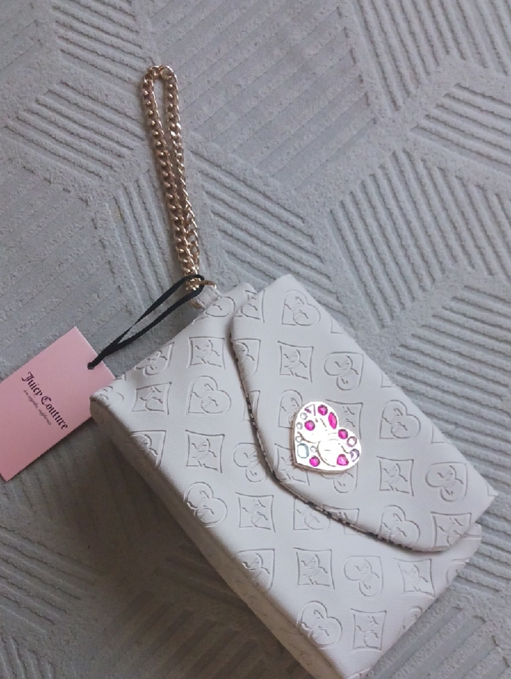 NWT Juicy Couture White Quilted Heart-Embellished Wristlet with Gold Chain